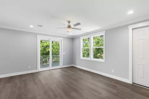 Living - 31349 Avenue C, Big Pine Key, FL 33043 photo 2 of 6