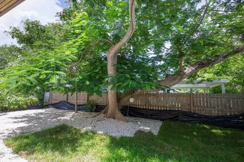 Exterior - 31349 Avenue C, Big Pine Key, FL 33043 photo 8 of 9