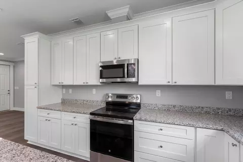 Kitchen - 31349 Avenue C, Big Pine Key, FL 33043 photo 4 of 6