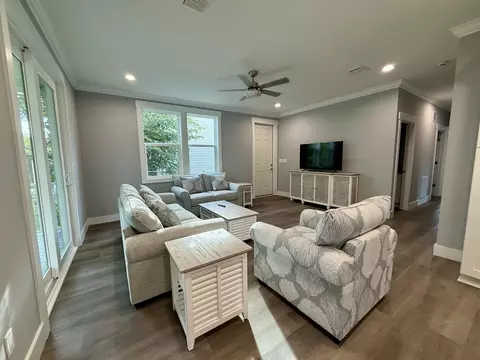 Living - 31349 Avenue C, Big Pine Key, FL 33043 photo 4 of 6