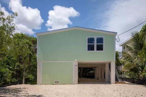 Exterior - 31349 Avenue C, Big Pine Key, FL 33043 photo 2 of 9