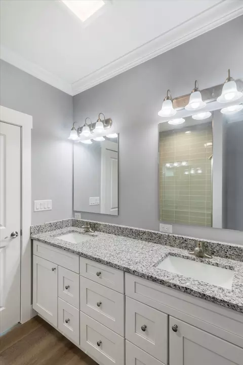 Bath - 31349 Avenue C, Big Pine Key, FL 33043 photo 3 of 4