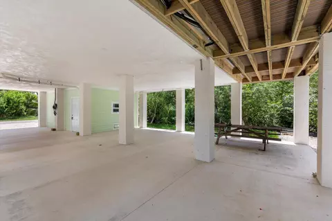 Exterior - 31349 Avenue C, Big Pine Key, FL 33043 photo 7 of 9