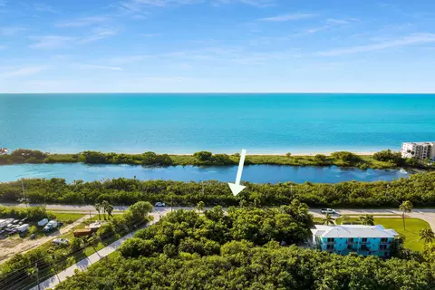 300 Coco Plum Dr, Marathon, FL 33050