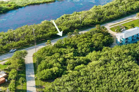 300 Coco Plum Dr, Marathon, FL 33050 photo 9