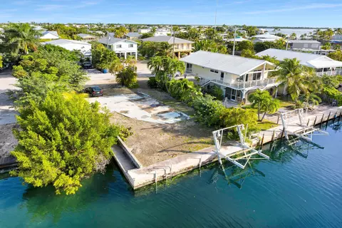 22948 Drake Ln, Cudjoe, FL 33042
