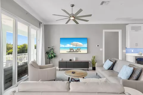 Living - 207 E Bruce Ct, Marathon, FL 33050 photo 4 of 4