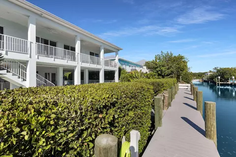 Exterior - 207 E Bruce Ct, Marathon, FL 33050 photo 8 of 12