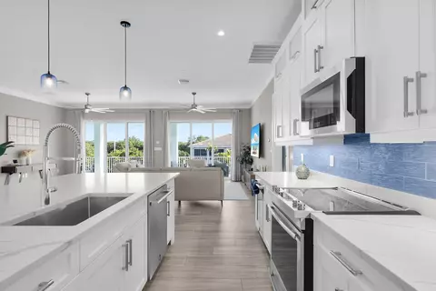 Kitchen - 207 E Bruce Ct, Marathon, FL 33050 photo 7 of 8