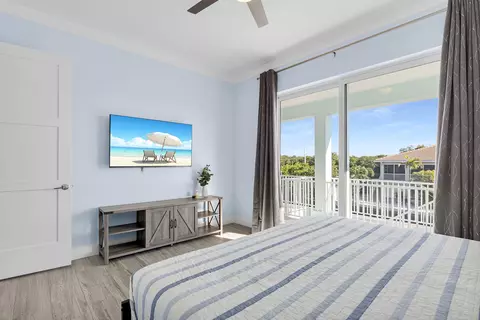 Bedroom - 207 E Bruce Ct, Marathon, FL 33050 photo 2 of 10