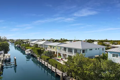 View/Area - 207 E Bruce Ct, Marathon, FL 33050 photo 5 of 7