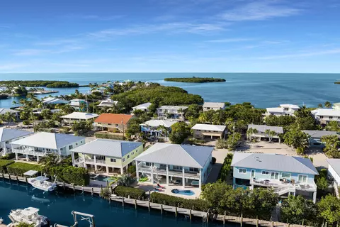 207 E Bruce Ct, Marathon, FL 33050