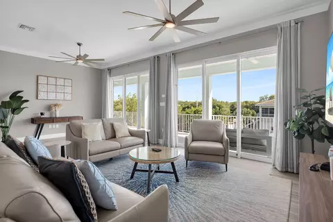 Living - 207 E Bruce Ct, Marathon, FL 33050 photo 3 of 4