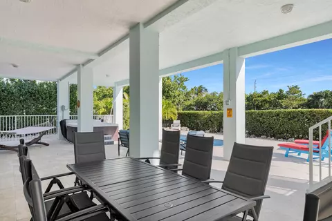 Exterior - 207 E Bruce Ct, Marathon, FL 33050 photo 12 of 12