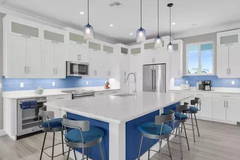 Kitchen - 207 E Bruce Ct, Marathon, FL 33050 photo 1 of 8