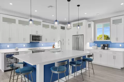 Kitchen - 207 E Bruce Ct, Marathon, FL 33050 photo 3 of 8