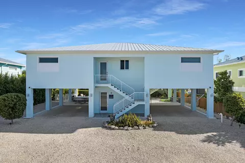 Exterior - 207 E Bruce Ct, Marathon, FL 33050 photo 3 of 12
