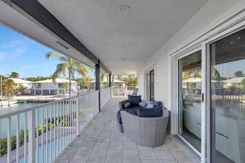 Exterior - 123 W Bruce Ct, Marathon, FL 33050 photo 10 of 13