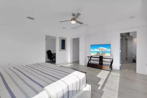 Bedroom - 123 W Bruce Ct, Marathon, FL 33050 photo 13 of 13