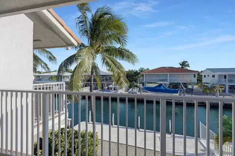 Exterior - 123 W Bruce Ct, Marathon, FL 33050 photo 11 of 13