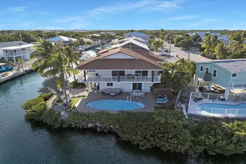 View/Area - 123 W Bruce Ct, Marathon, FL 33050 photo 6 of 7