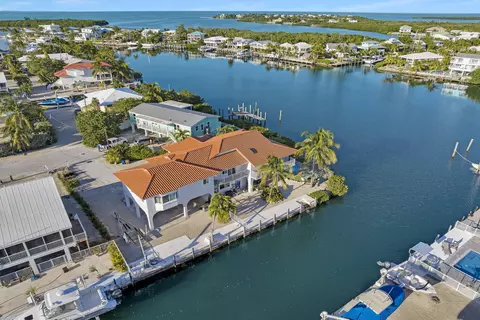 View/Area - 123 W Bruce Ct, Marathon, FL 33050 photo 4 of 7