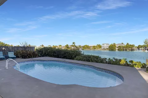 Exterior - 123 W Bruce Ct, Marathon, FL 33050 photo 5 of 13