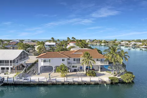 View/Area - 123 W Bruce Ct, Marathon, FL 33050 photo 3 of 7