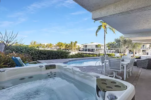 Exterior - 123 W Bruce Ct, Marathon, FL 33050 photo 6 of 13