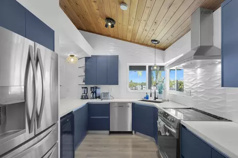 Kitchen - 123 W Bruce Ct, Marathon, FL 33050 photo 1 of 3
