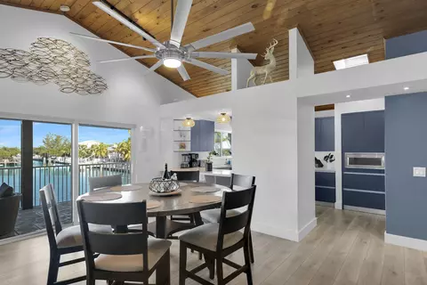 Dining - 123 W Bruce Ct, Marathon, FL 33050 photo 3 of 4