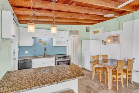 Kitchen - 471 9th St #KEY colony, Key Colony Beach, FL 33051 photo 1 of 3