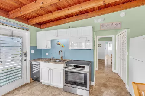 Kitchen - 471 9th St #KEY colony, Key Colony Beach, FL 33051 photo 3 of 3