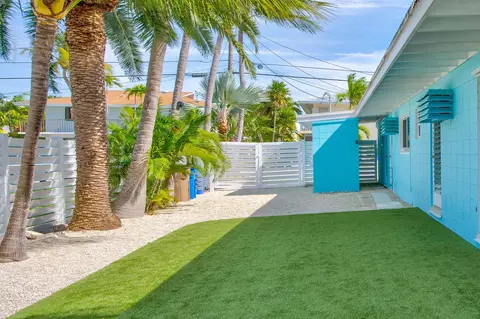 Exterior - 471 9th St #KEY colony, Key Colony Beach, FL 33051 photo 7 of 12