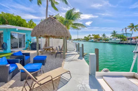 Exterior - 471 9th St #KEY colony, Key Colony Beach, FL 33051 photo 5 of 12
