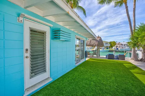Exterior - 471 9th St #KEY colony, Key Colony Beach, FL 33051 photo 6 of 12