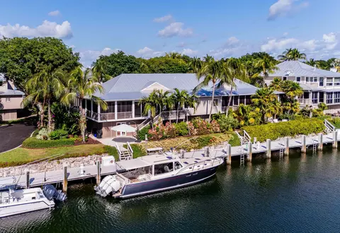 22 S South Island Dr, Key Largo, FL 33037