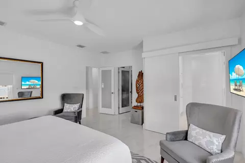 Bedroom - 455 Big Pine Rd, Key Largo, FL 33037 photo 7 of 10