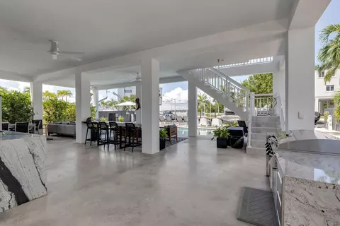 Exterior - 455 Big Pine Rd, Key Largo, FL 33037 photo 5 of 12
