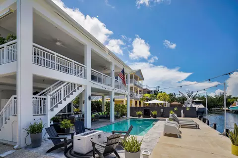 Exterior - 455 Big Pine Rd, Key Largo, FL 33037 photo 3 of 12