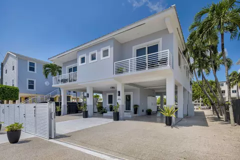 Exterior - 455 Big Pine Rd, Key Largo, FL 33037 photo 2 of 12