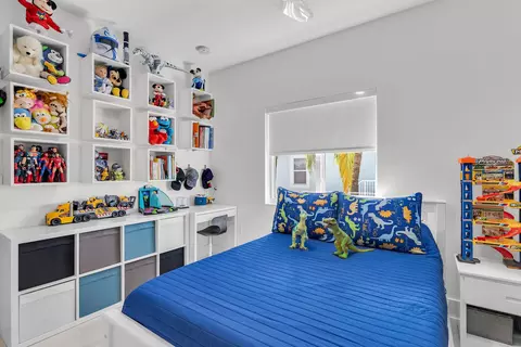 Bedroom - 455 Big Pine Rd, Key Largo, FL 33037 photo 10 of 10