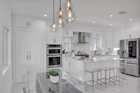 Kitchen - 455 Big Pine Rd, Key Largo, FL 33037 photo 8 of 8