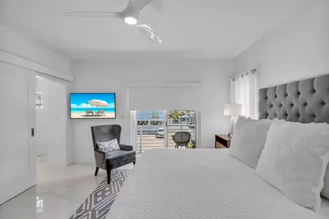 Bedroom - 455 Big Pine Rd, Key Largo, FL 33037 photo 6 of 10