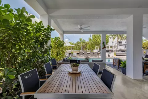 Exterior - 455 Big Pine Rd, Key Largo, FL 33037 photo 6 of 12