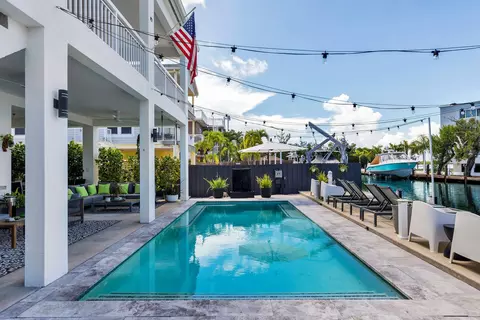 Exterior - 455 Big Pine Rd, Key Largo, FL 33037 photo 9 of 12