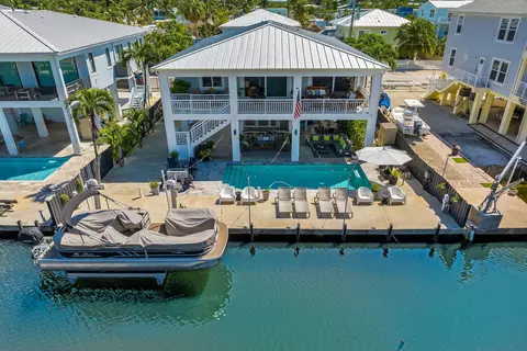 Exterior - 455 Big Pine Rd, Key Largo, FL 33037 photo 1 of 12