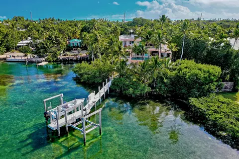 100 List St, Islamorada, FL 33036