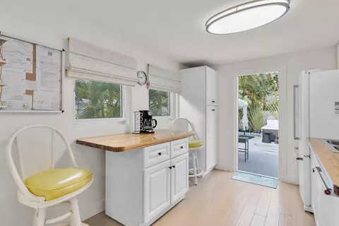 Kitchen - 543 74th St, Marathon, FL 33050 photo 3 of 4
