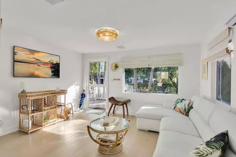 Living - 543 74th St, Marathon, FL 33050 photo 5 of 6